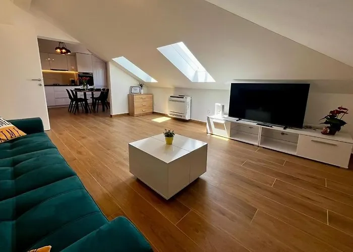 Apartament With Parking Space - 25153 *